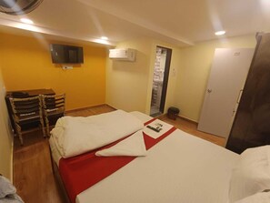 Deluxe Room | 1 bedroom - Hotel Metro Galaxy Inn (Mumbai)
