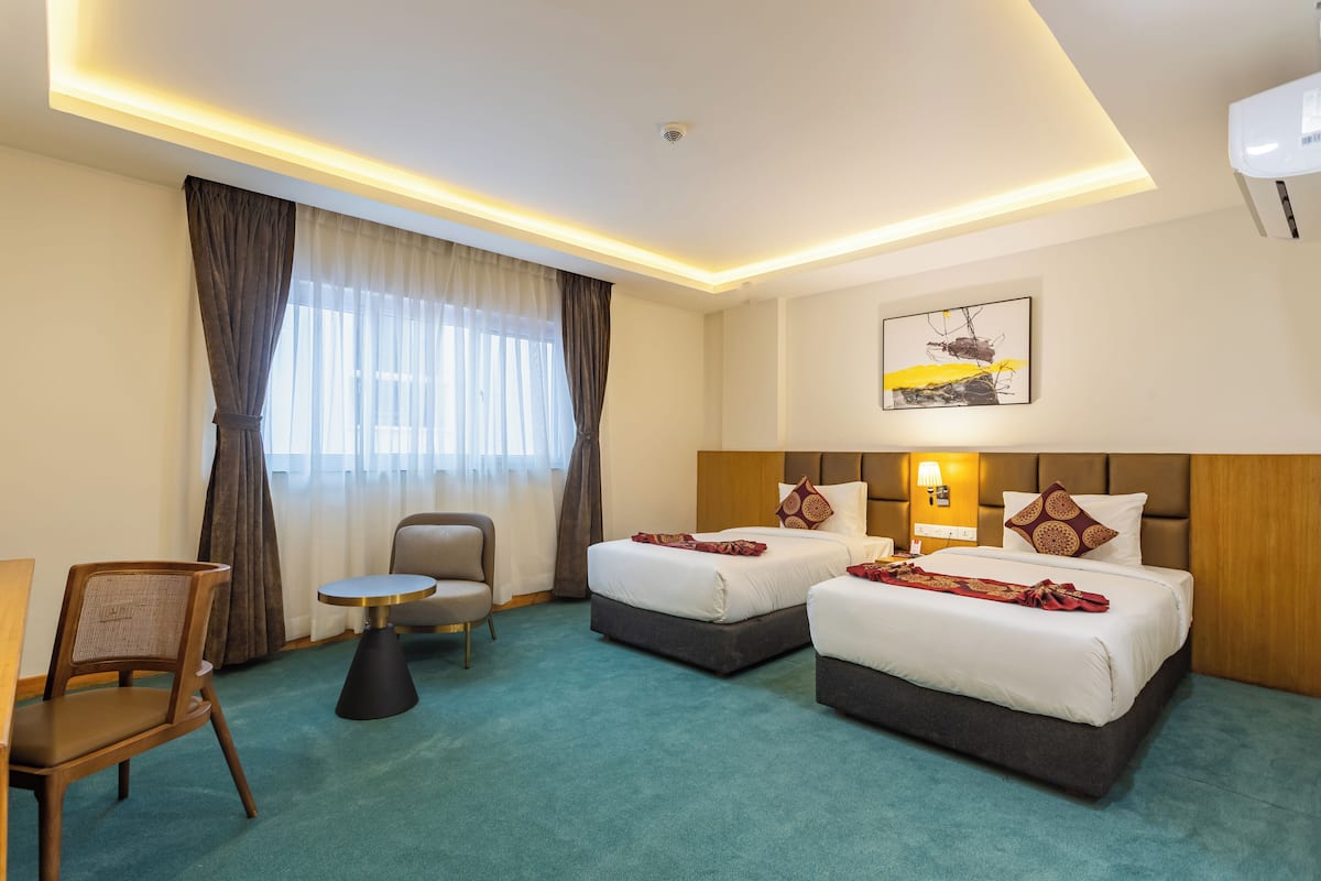 Superior Twin Room, Valley View | 1 bedroom, in-room safe, desk, soundproofing