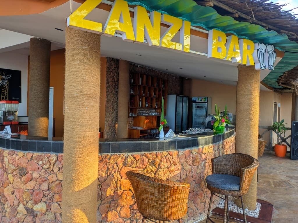 Bar ved bassenget