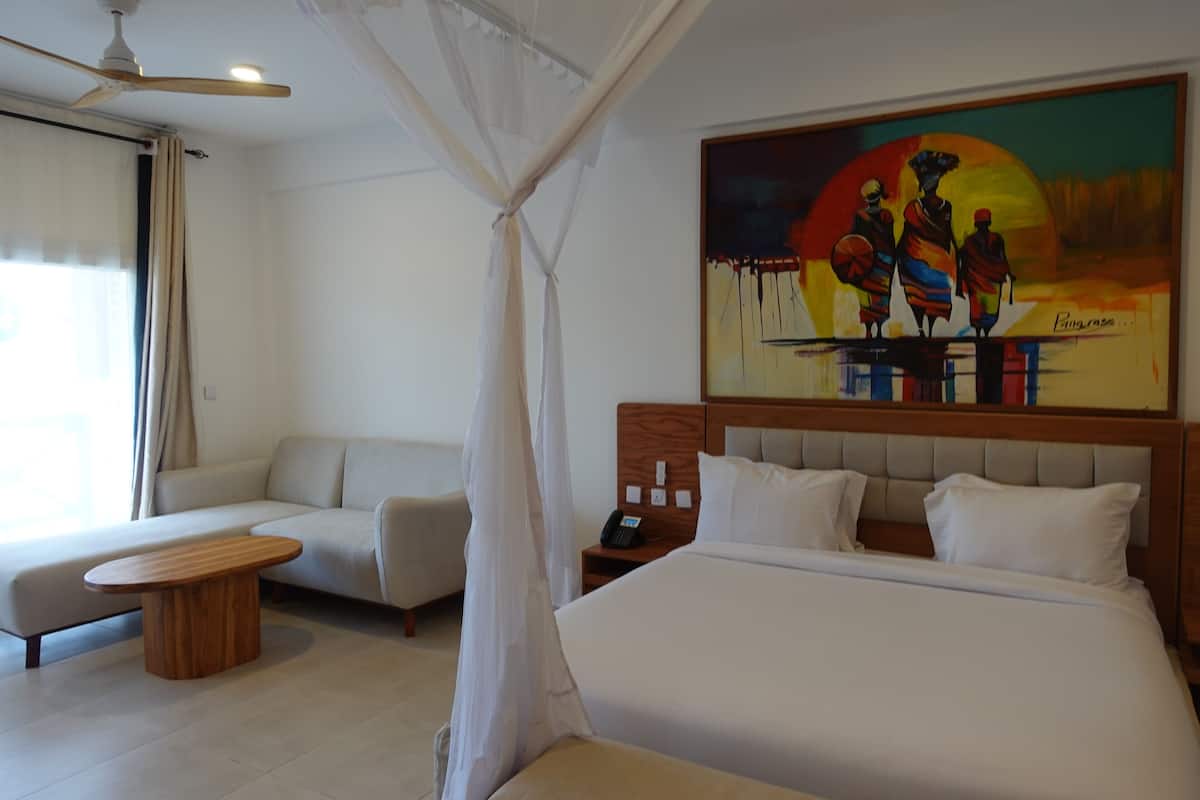 Deluxe Room | Premium bedding, Select Comfort beds, minibar