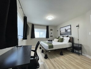 2 bedrooms, desk, iron/ironing board, WiFi