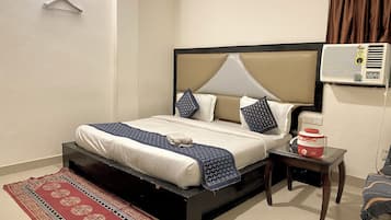 Classic Apartment | 1 bedroom, iron/ironing board, free WiFi