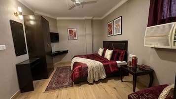 Deluxe Single Room | 1 bedroom, iron/ironing board (on request), free WiFi