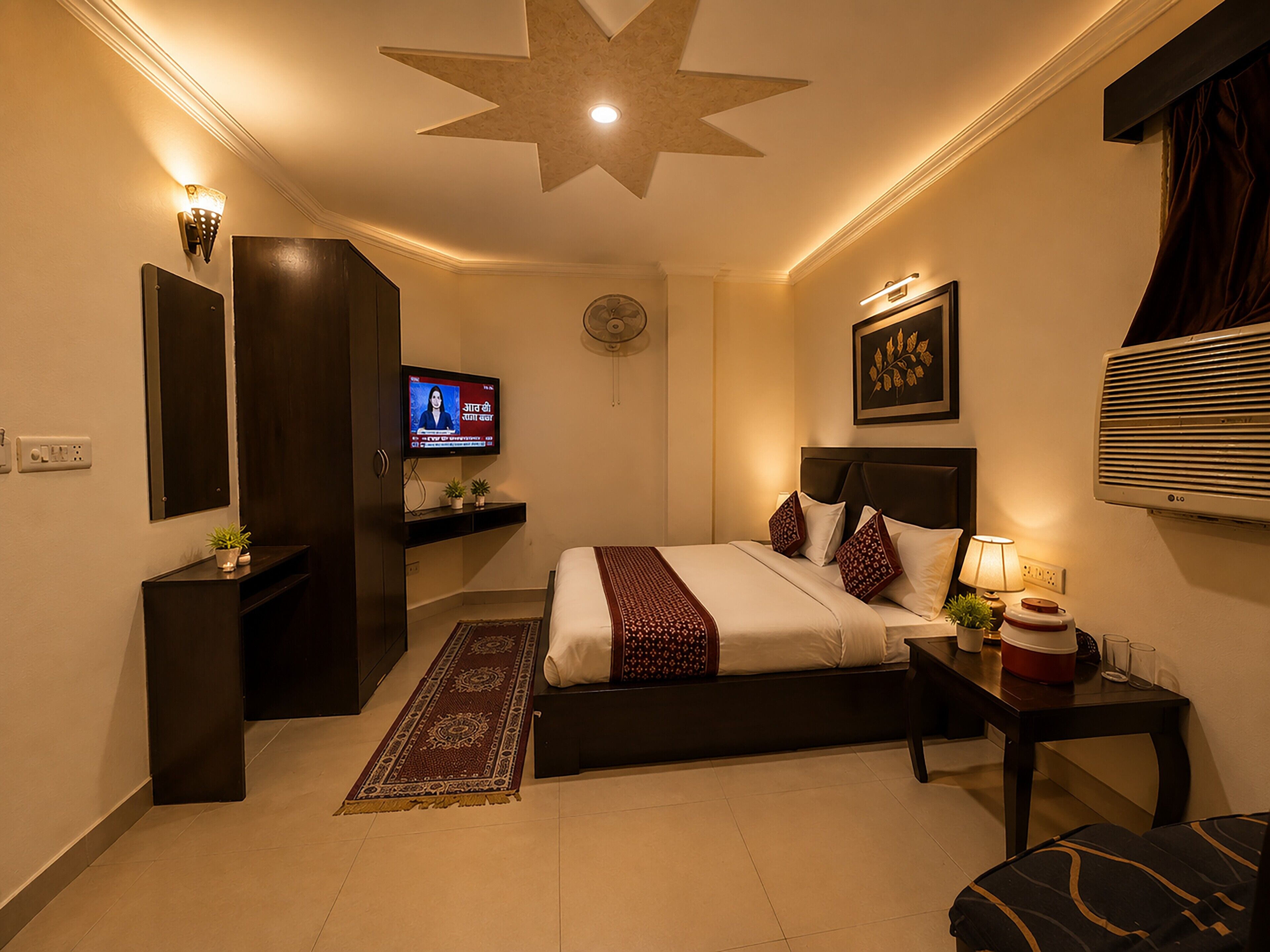 Deluxe Single Room | 1 bedroom, iron/ironing board (on request), WiFi (free)
