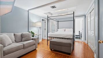 6 quartos, escrivaninha, Wi-Fi, roupa de cama