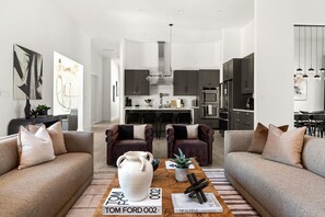 Televisión, chimenea, estéreo, oficina