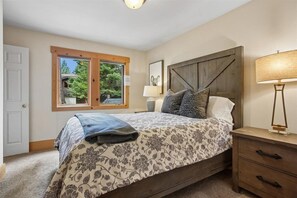 Room - Family Getaway Carnelian Bay! Pool Table, Stone Fireplace, & Large Backyard (Carnelian Bay)