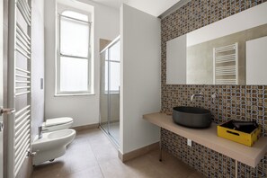 Comfort Apartment, Balcony, City View | Bathroom | Hair dryer, bidet, towels, soap