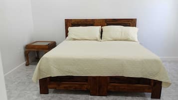 1 dormitorio, tabla de planchar con plancha, wifi gratis y ropa de cama