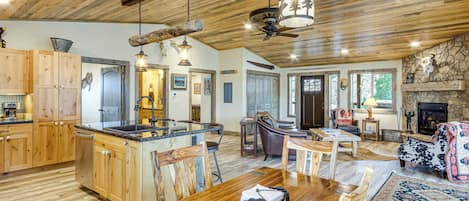 House (2 Bedrooms) | Interior