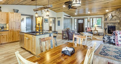 < 1 Mi to Chico Hot Springs: Mtn-view Hideaway!
