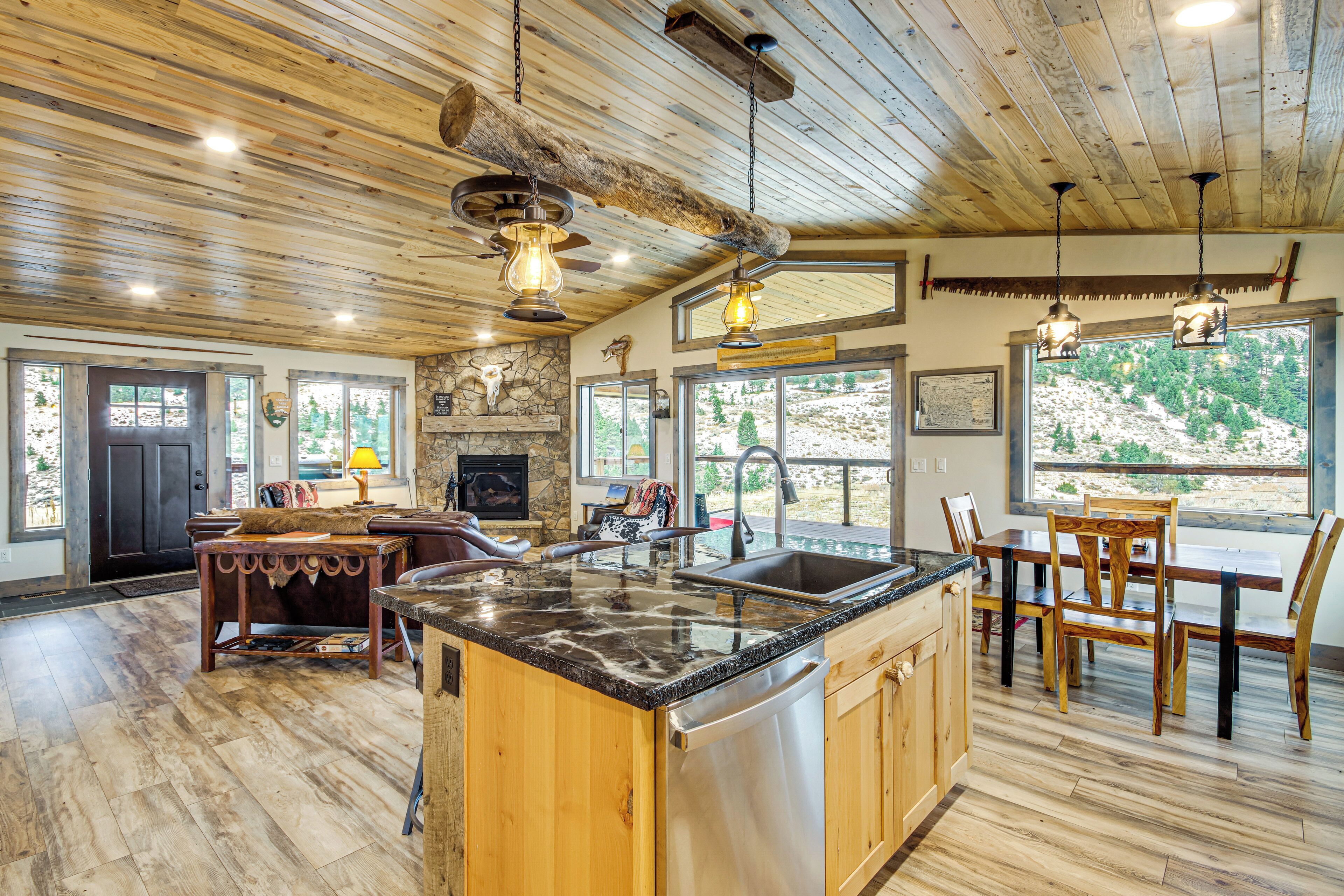 House (2 Bedrooms) | Interior