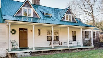 House (5 Bedrooms) | Interior