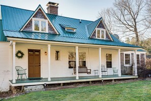House (5 Bedrooms) | Interior - Outdoor Fireplace & Pool Table: Tamworth Home! (Wonalancet)