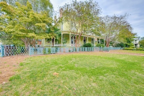 House (4 Bedrooms) | Interior - Ornate Victorian Home w/ Courtyard & Fire Pit! (Columbus)