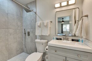House (3 Bedrooms) | Interior - 11 Mi to Dtwn Phoenix: Main House w/ Outdoor Oasis (Phoenix)