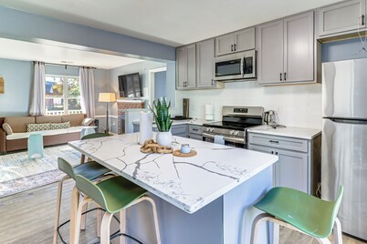 10 Mi to Washington, DC: Modern Riverdale Park Gem