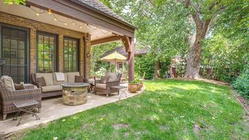 House (6 Bedrooms) | Interior