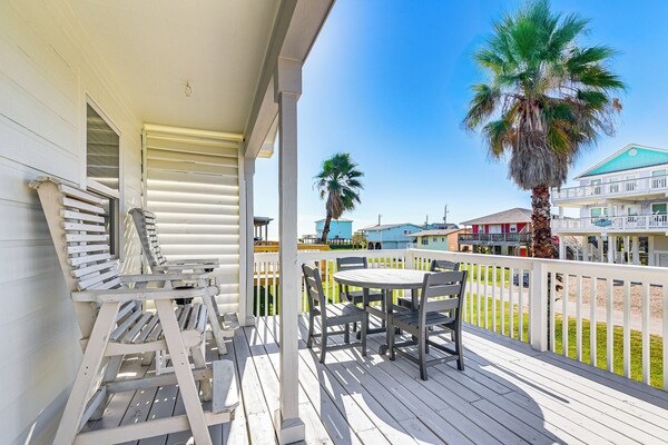 Modern Coastal Farmhouse: Walk To Surfside Beach! - Surfside Beach, TX