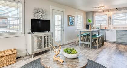 Modern Coastal Farmhouse: Walk to Surfside Beach!