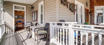 Steps to Beach: Couple's Retreat in Ocean City!