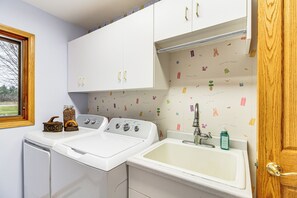 Talo (4 Bedrooms) | Sisätilat