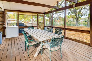 Interior - Screened Patio, Deck & Grill: Saint Inigoes Home! (Saint Inigoes)