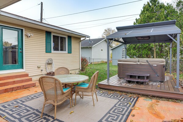 House (3 Bedrooms) | Front of property