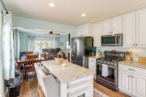 House (3 Bedrooms) | Interior