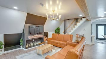 House (3 Bedrooms) | Front of property