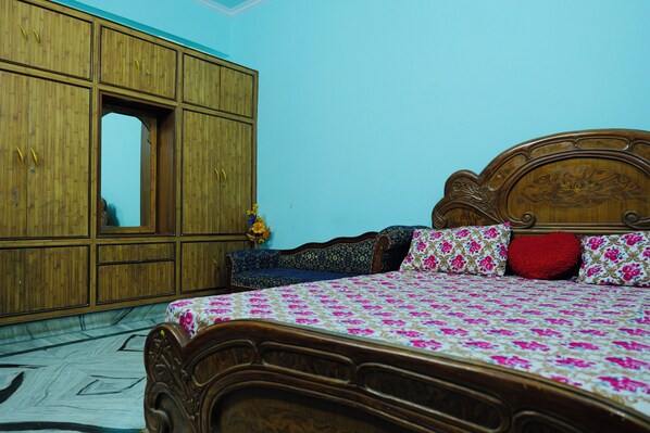 2 bedrooms, free WiFi, bed sheets