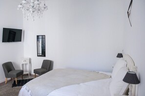 1 chambre, fer et planche à repasser, lit parapluie, Wi-Fi