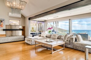 Villa | 4 bedrooms, desk, Internet - Stylish Camps Bay Home With Sea Views Beleza Villa (Cape Town)