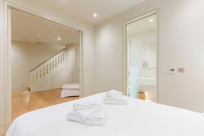 4 chambres, fer et planche à repasser, accès Internet, draps fournis