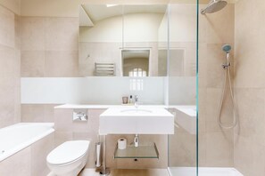 Shower - Sublime 4BD House behind V&A, South Kensington (Greater London)