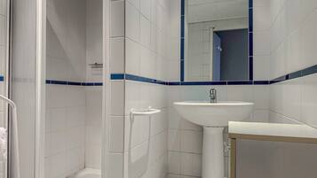 Free toiletries, towels
