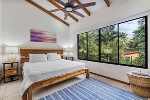 2 soverom, strykejern/-brett, reiseseng for barn og wi-fi