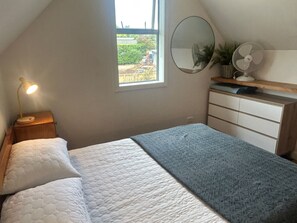 5 Schlafzimmer, Bügeleisen/Bügelbrett, Reisekinderbett, WLAN