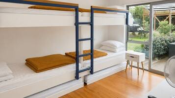 5 bedrooms, iron/ironing board, travel crib, WiFi