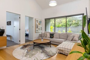 Smart TV, fireplace, stereo, offices