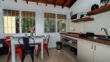 Microwave, oven, stovetop, cookware/dishes/utensils