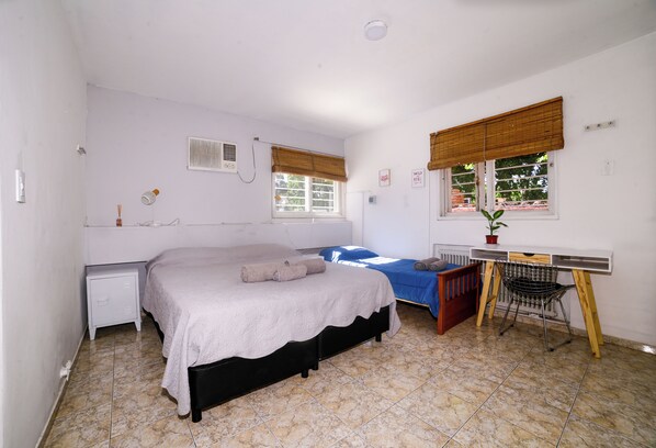 1 bedroom, WiFi, bed sheets