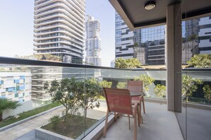 Unclassified image, 3 of 29, button