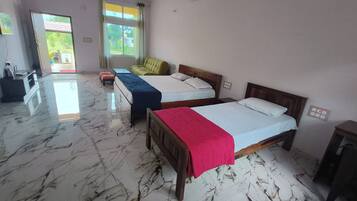 2 bedrooms, WiFi, bed sheets