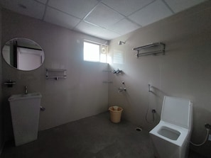 Towels, soap, toilet paper - Encanto Elegant - Family Suite (Mysuru)