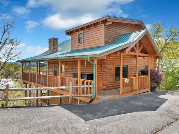 Cabin, 4 Bedrooms | Exterior - Ern860 - Cozy Bear Overlook 4 Bedroom Cabin (Pigeon Forge)