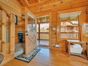 Cabin, 4 Bedrooms | Interior - Ern860 - Cozy Bear Overlook 4 Bedroom Cabin (Pigeon Forge)