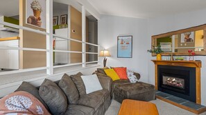 Condo, 4 Bedrooms | Living area - 19 North Lynx 4 Bedroom Condo (Warren)