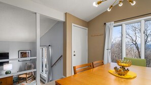 Apartamento, 4 habitaciones | Restauración