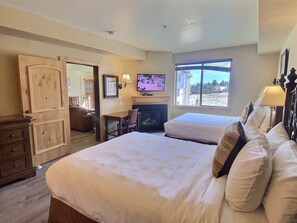 2 bedrooms, desk, laptop workspace, iron/ironing board - Silverado Sanctuary 2 Bedroom Condo (Park City)